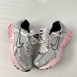 Alternative view of Nike zoom vomero 5