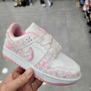 Alternative view of Nike enfants